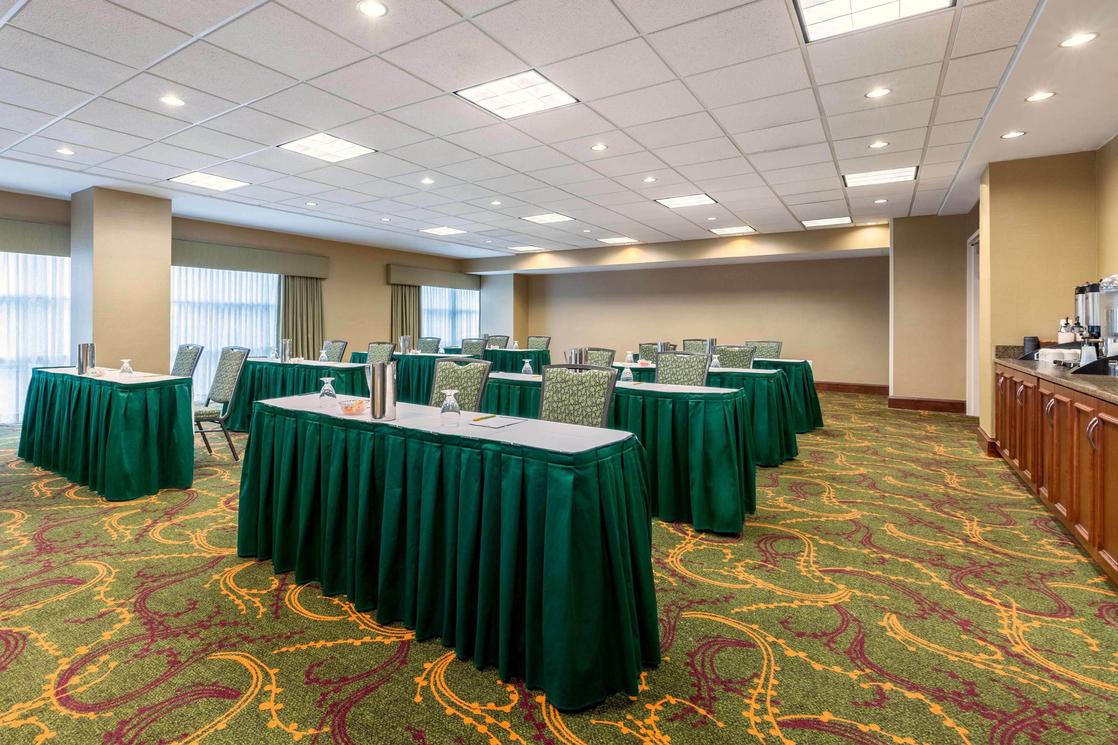 Hilton Garden Arlington/courthouse Plaza Hotel 3*